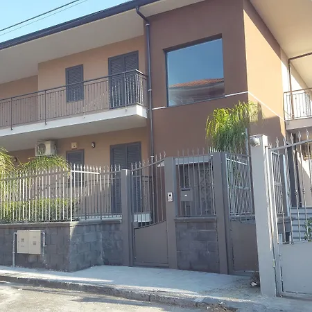 Idilliaco Bed & Breakfast Motta SantʼAnastasia